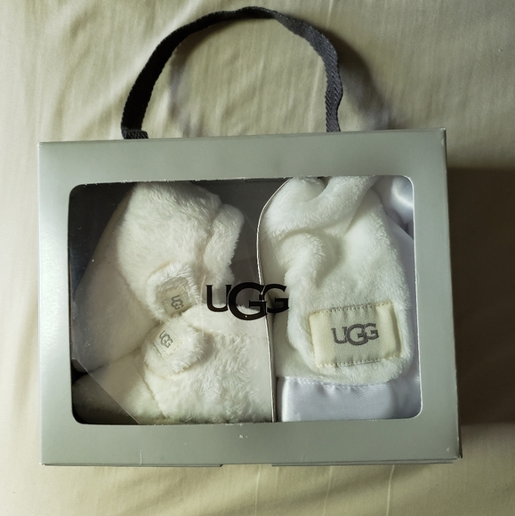 UGG Other - Infant Uggs Slippers with Ugg Blanket